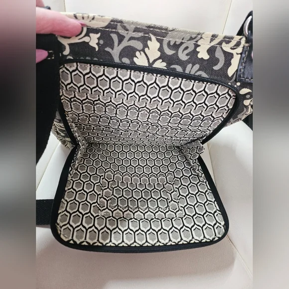 Fossil Black and Cream Crossbody Bag - Picture 5 of 9